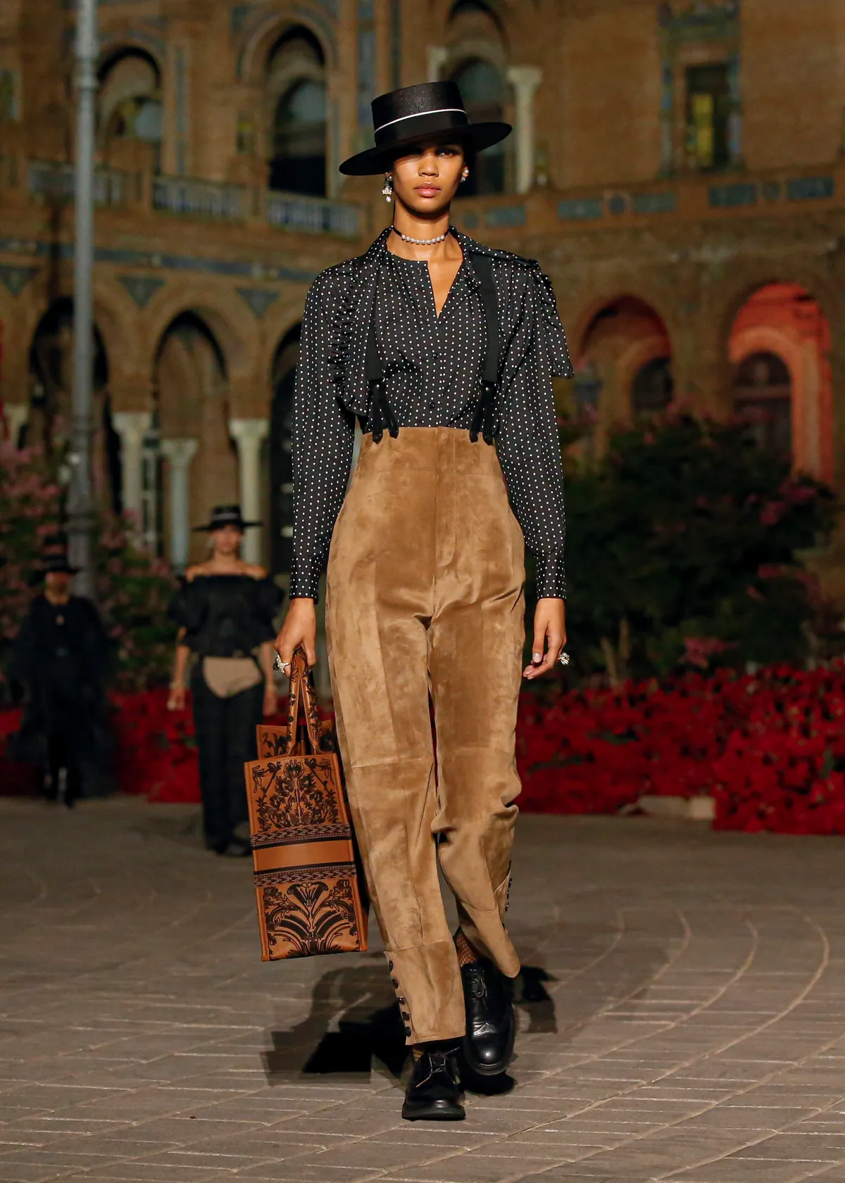 dior cruise 2023 sevillq
