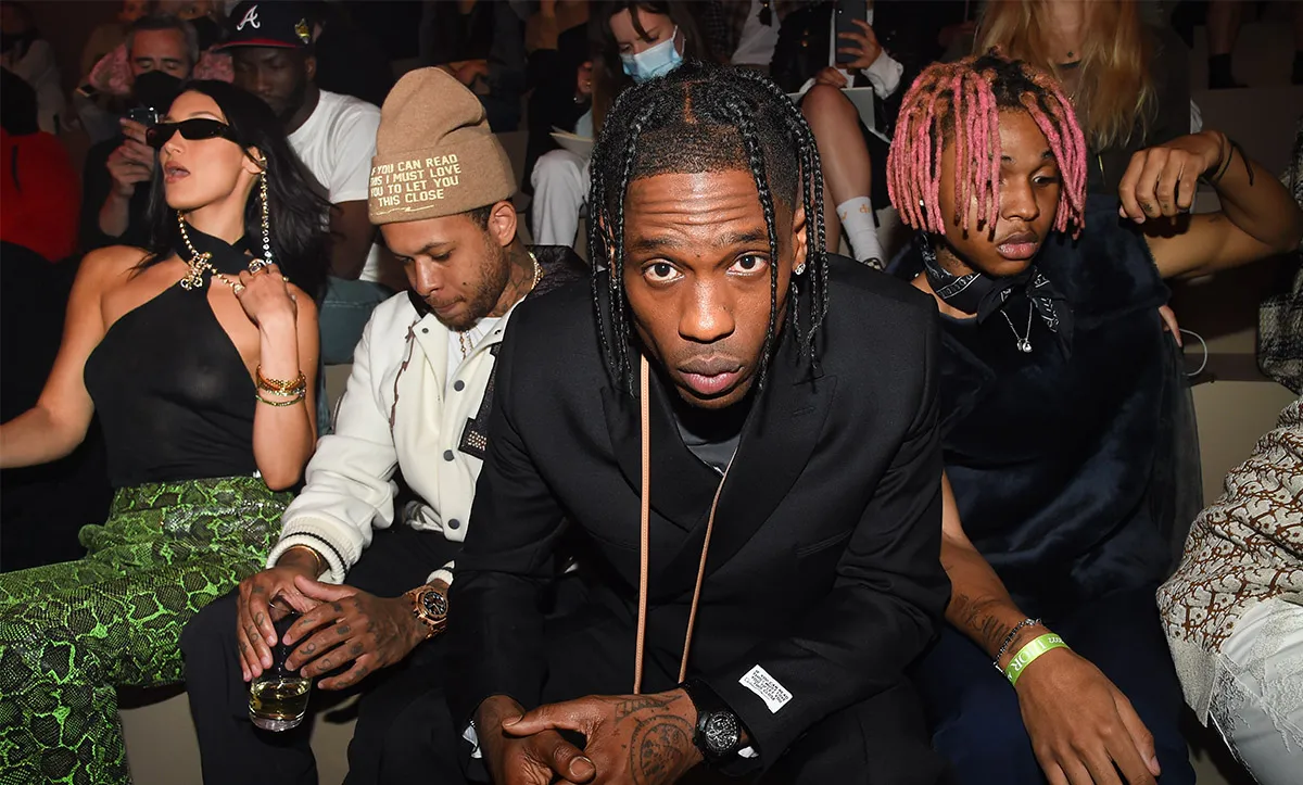 dior travis scott pospone colaboracion