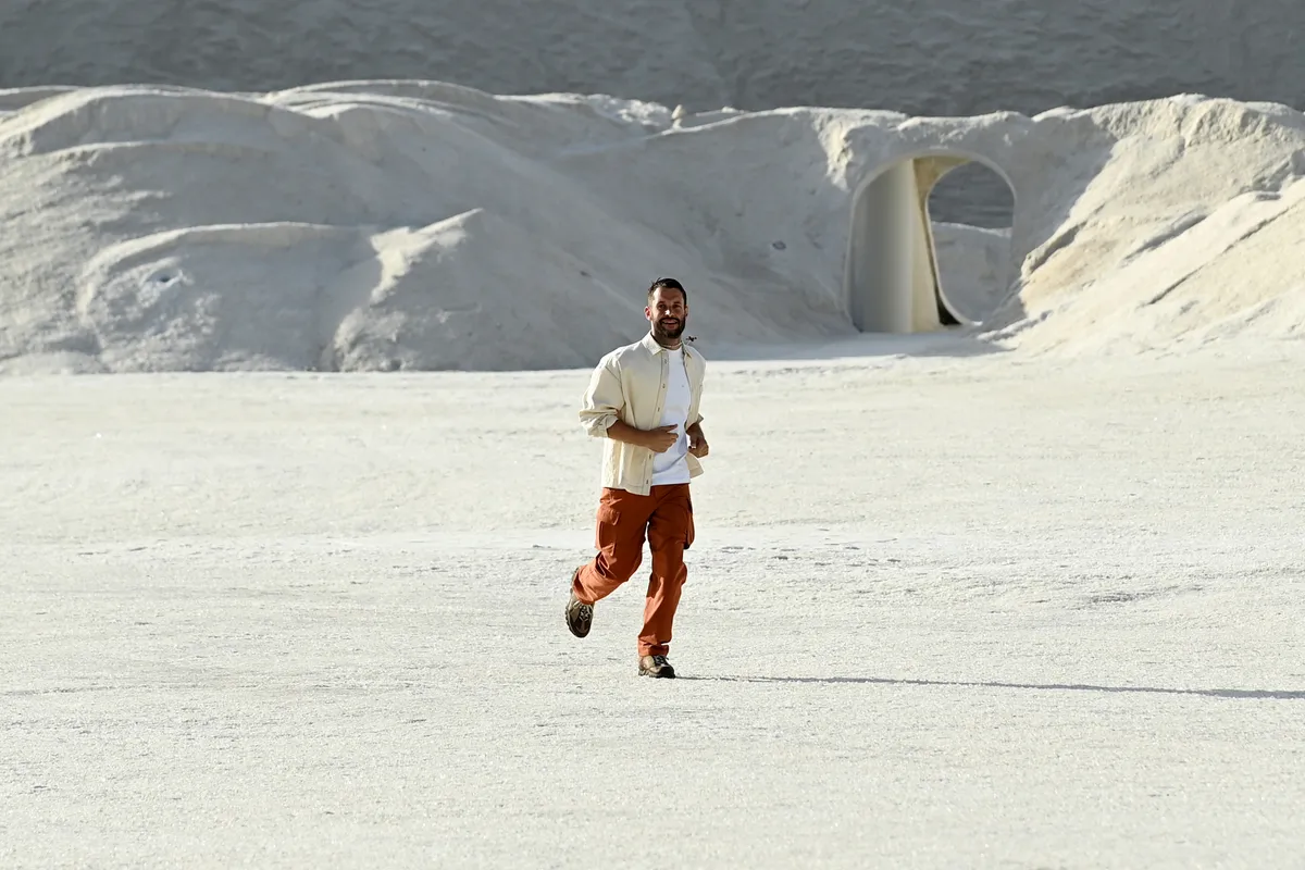 simon porte jacquemus mina sal salitre arles