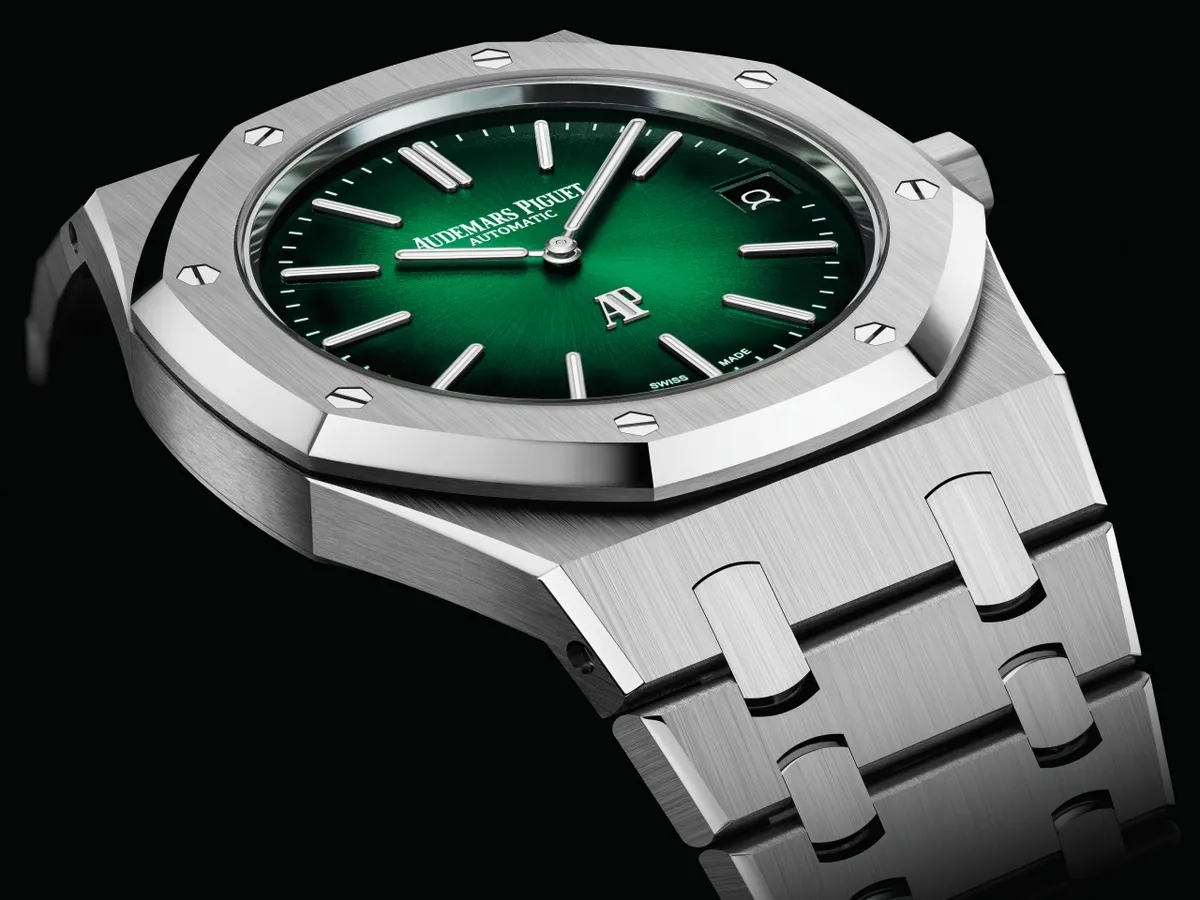 royal-oak-celebra-sus-50-anos-con-el-lanzamiento-de-royal-oak-jumbo-extraplano-2.jpeg