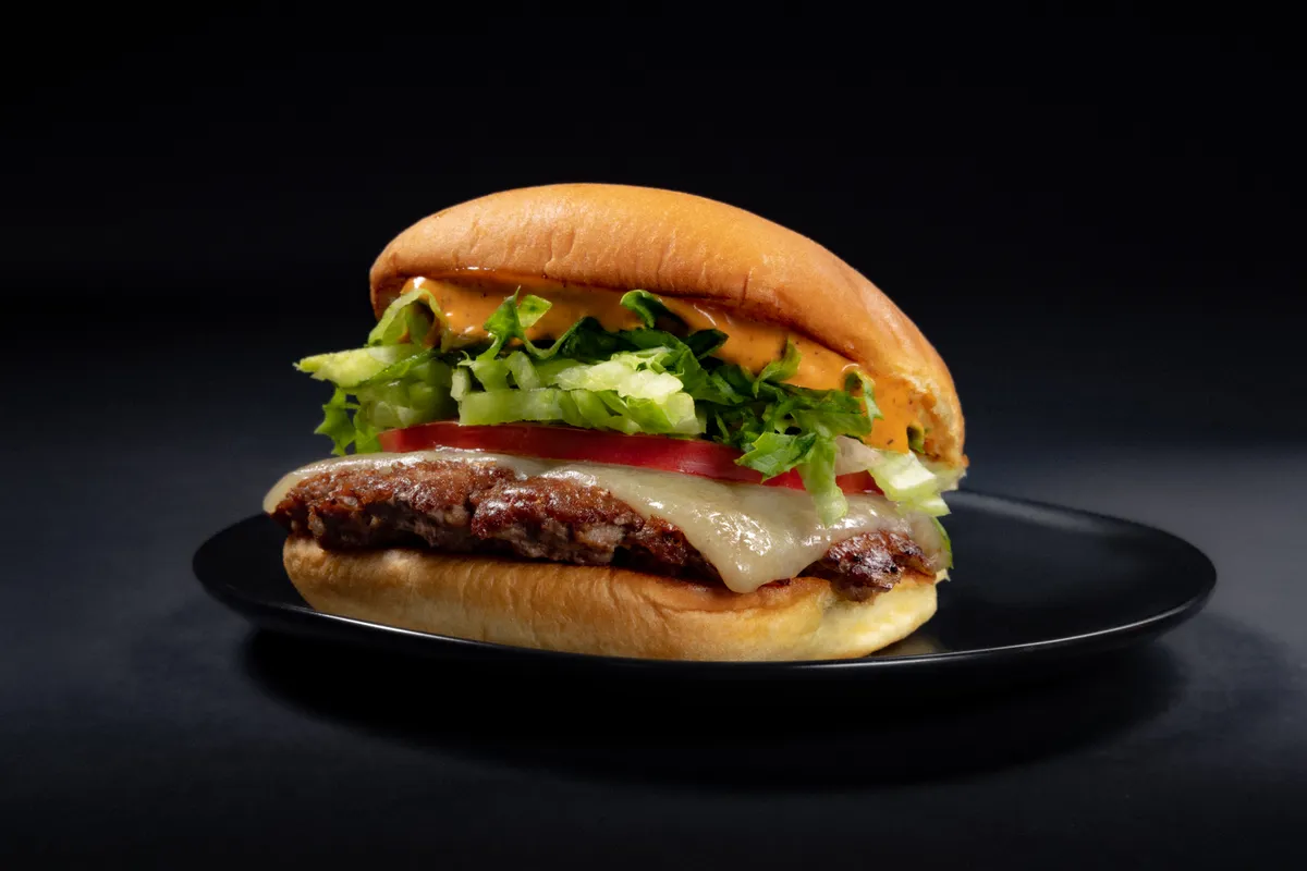 2022-05_ShakeShackxPujol_©AudreyMa_FullRights_0042-Edit.jpg