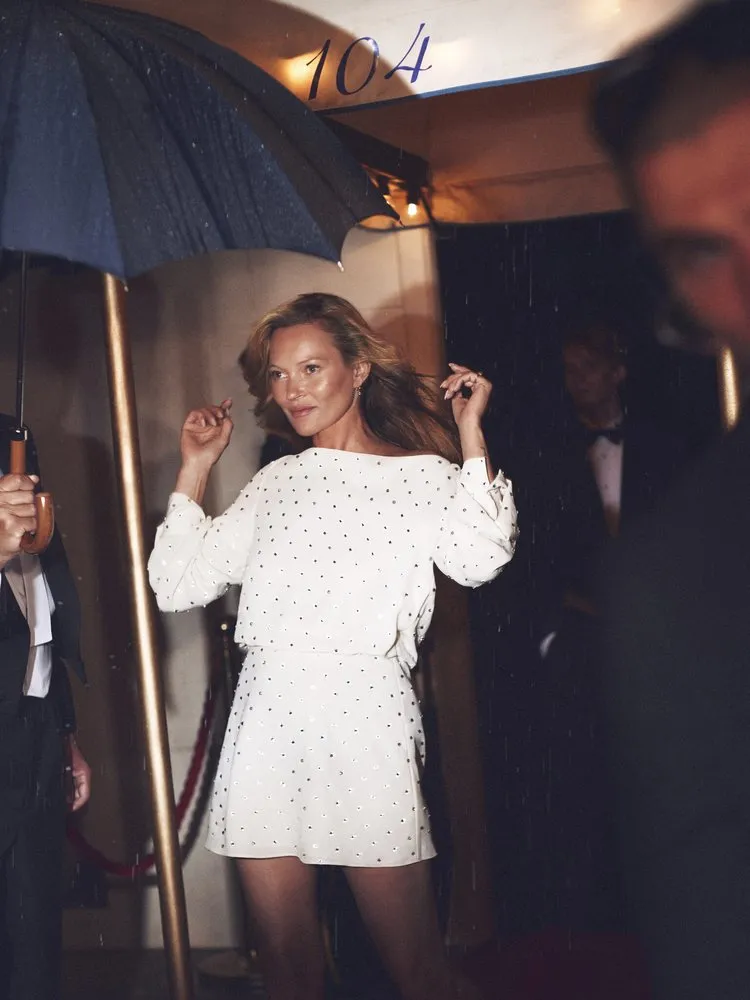 kate-moss-portagoniza-campaña-zara-into-the-night-2.jpeg