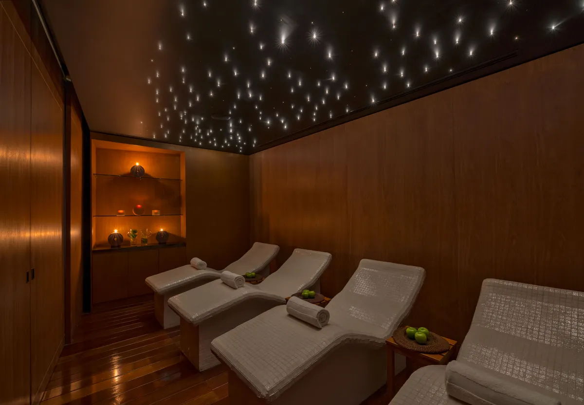 luxCUZTLsp-205222-Relaxing-Room-High.jpg