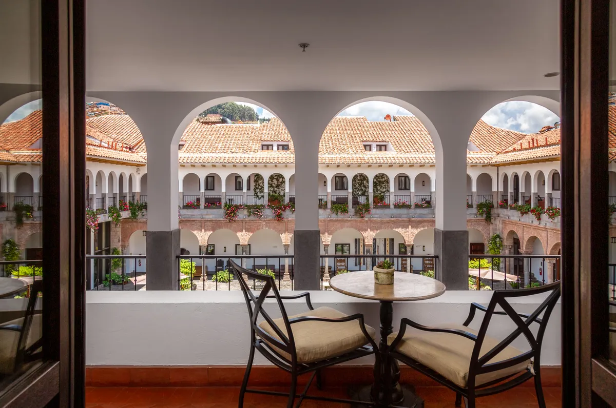 mhrsCUZMCgr-817527-King-Courtyard-Terrace-Guest-Room---Patio-High.jpg