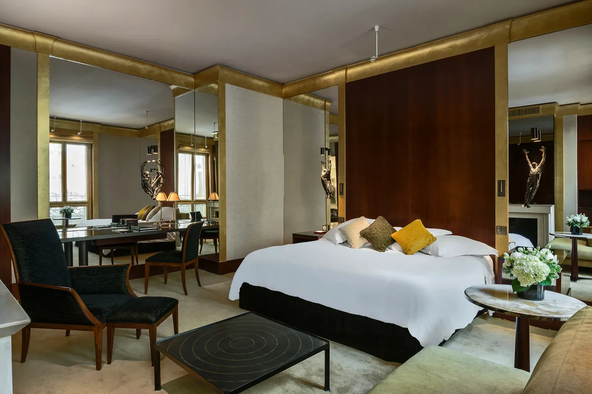 Park-Hyatt-Paris-Vendome-Junior-Suite.jpg