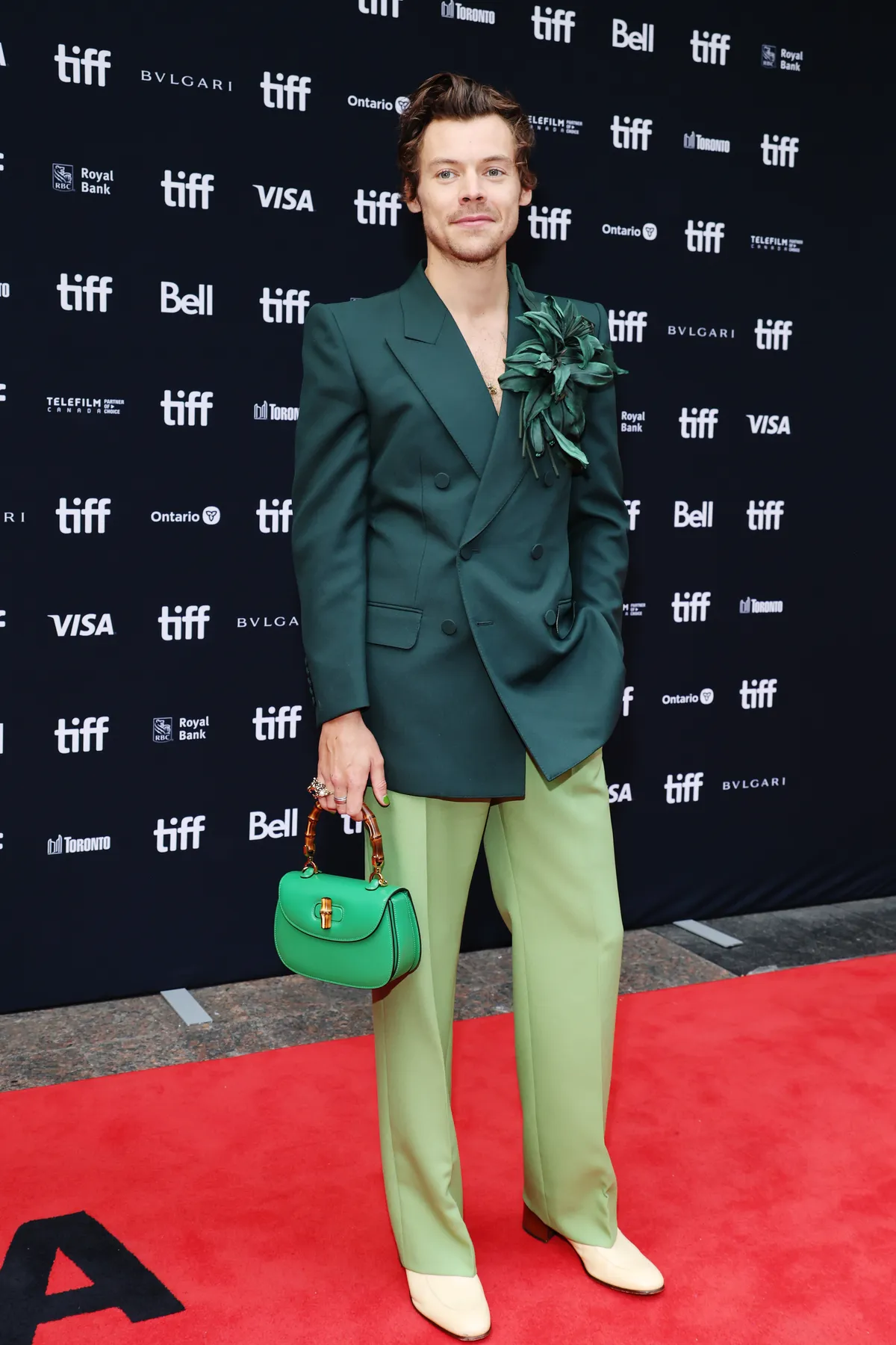 harry-styles-my-policeman-premiere-festival-cine-toronto-look-gucci.jpg