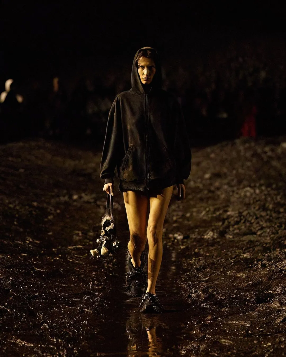 bella-hadid-semana-de-la-moda-de-paris-balenciaga.jpg