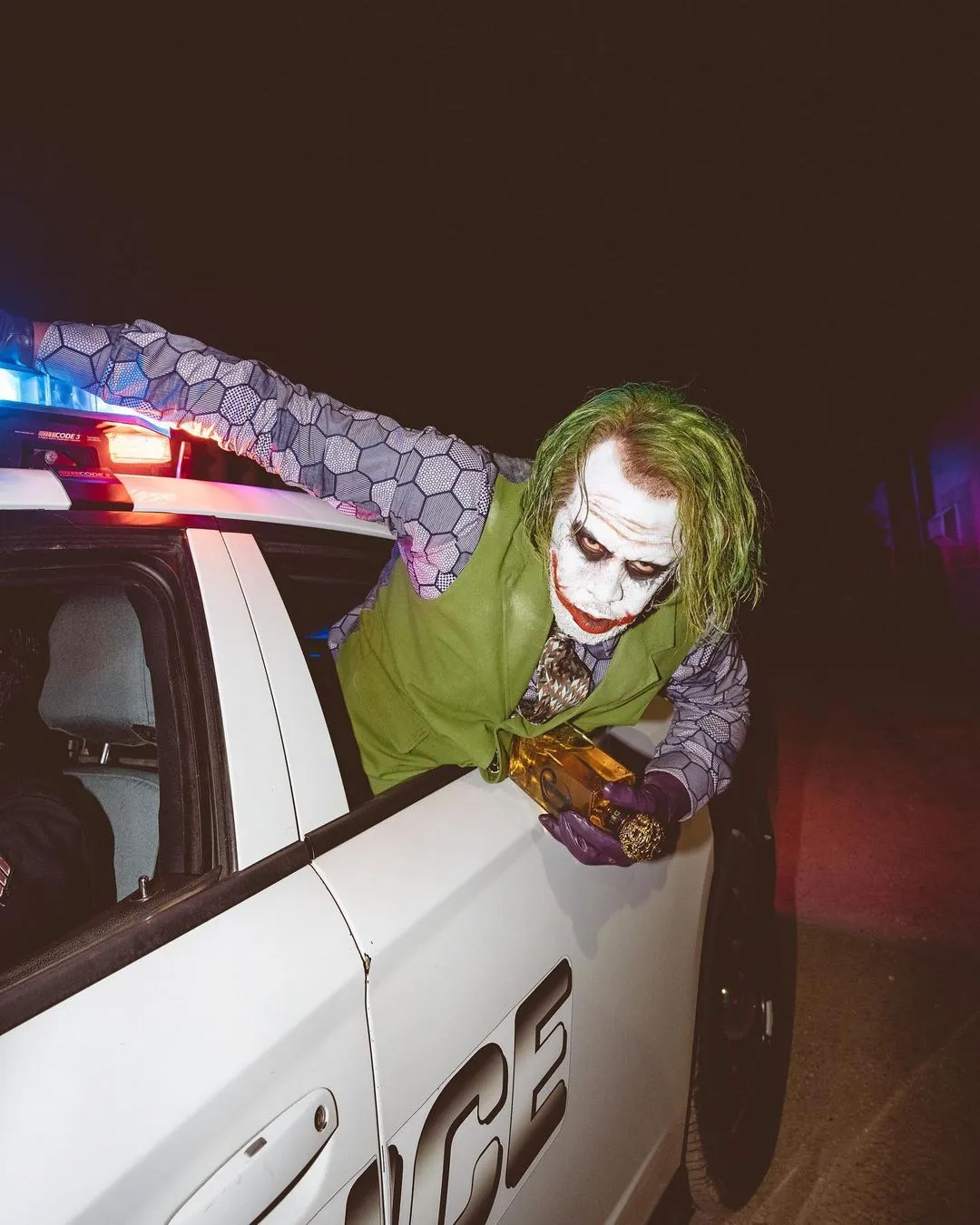 Diddy no solo se disfrazó de el Joker, sino que replicó alguna de las escenas más icónicas del personaje.