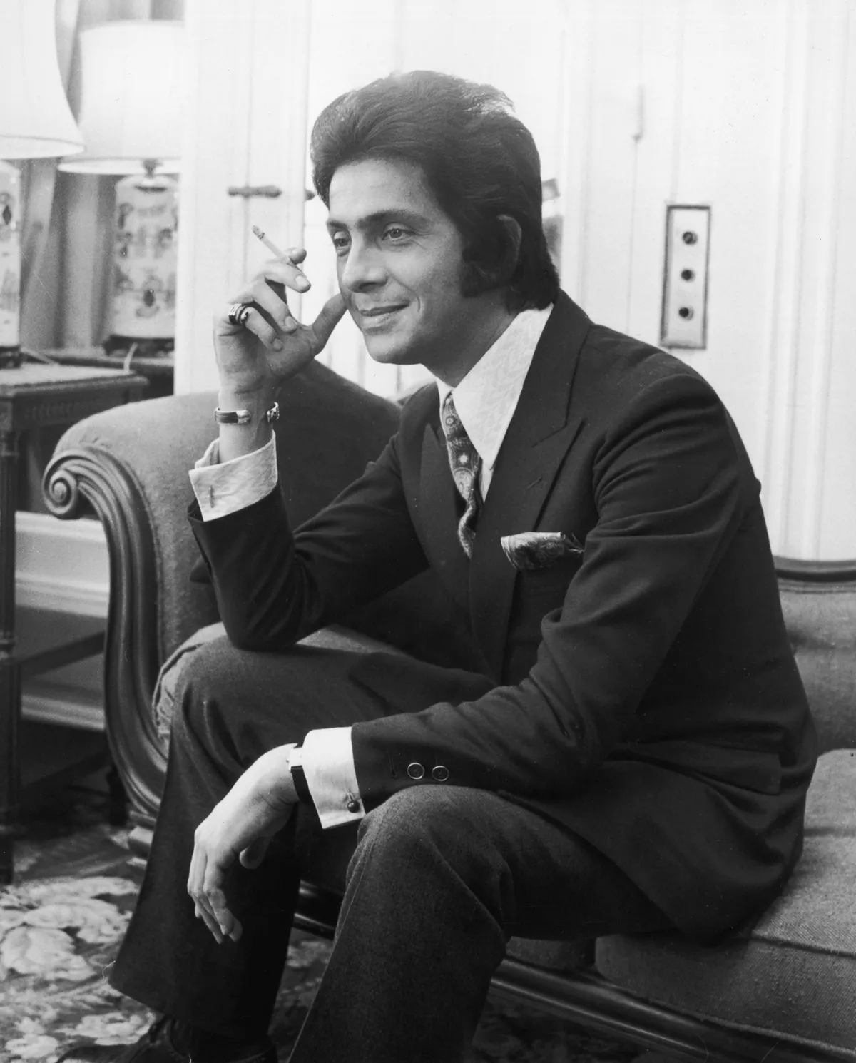 valentino-frases-personajes-moda-sobre-elegancia.jpg