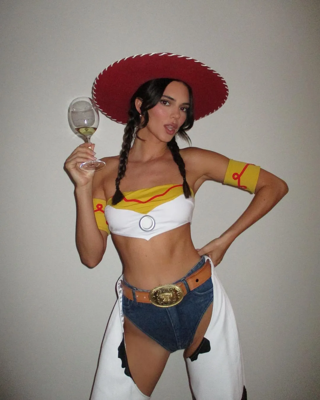 La modelo se convirtió en una versión sexy de Jessie la vaquerita.