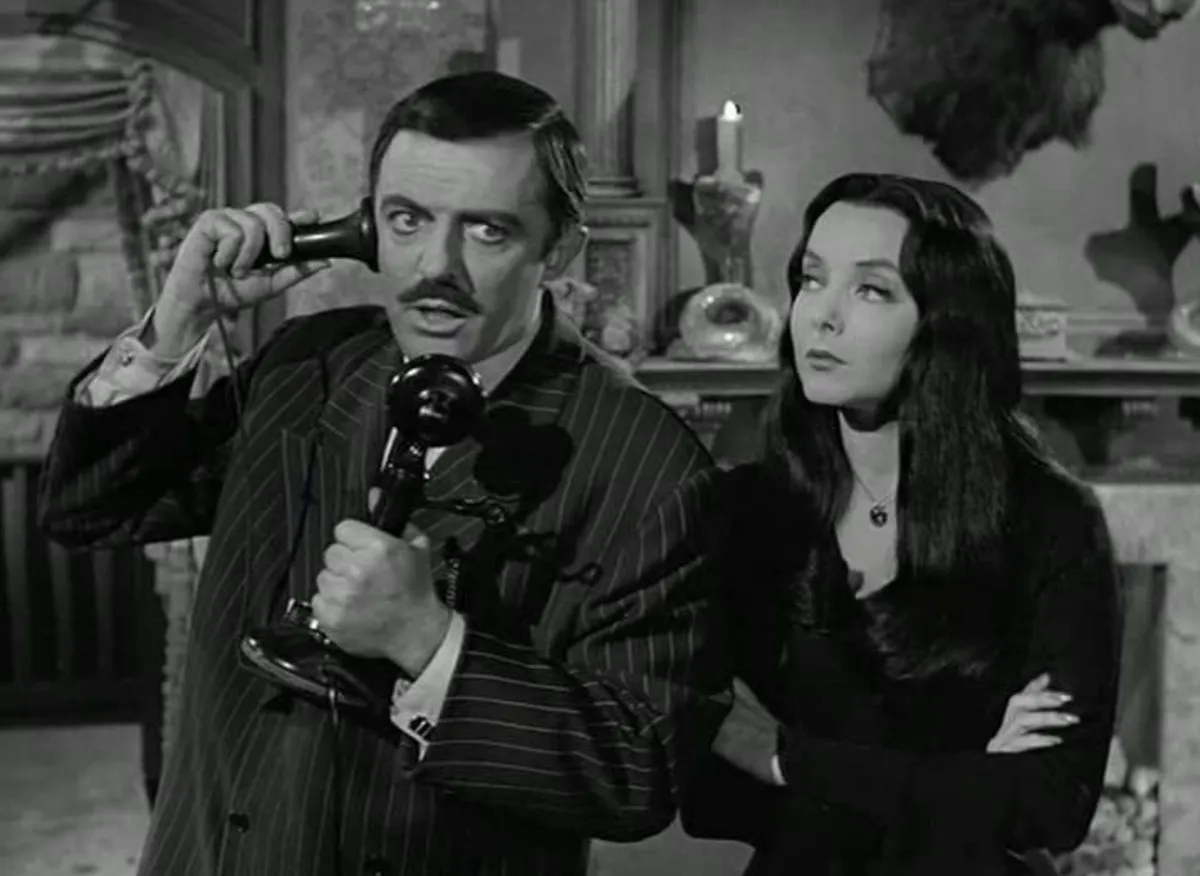 Carolyn-Jones-actrices-han-interpretado-morticia-addams.jpg