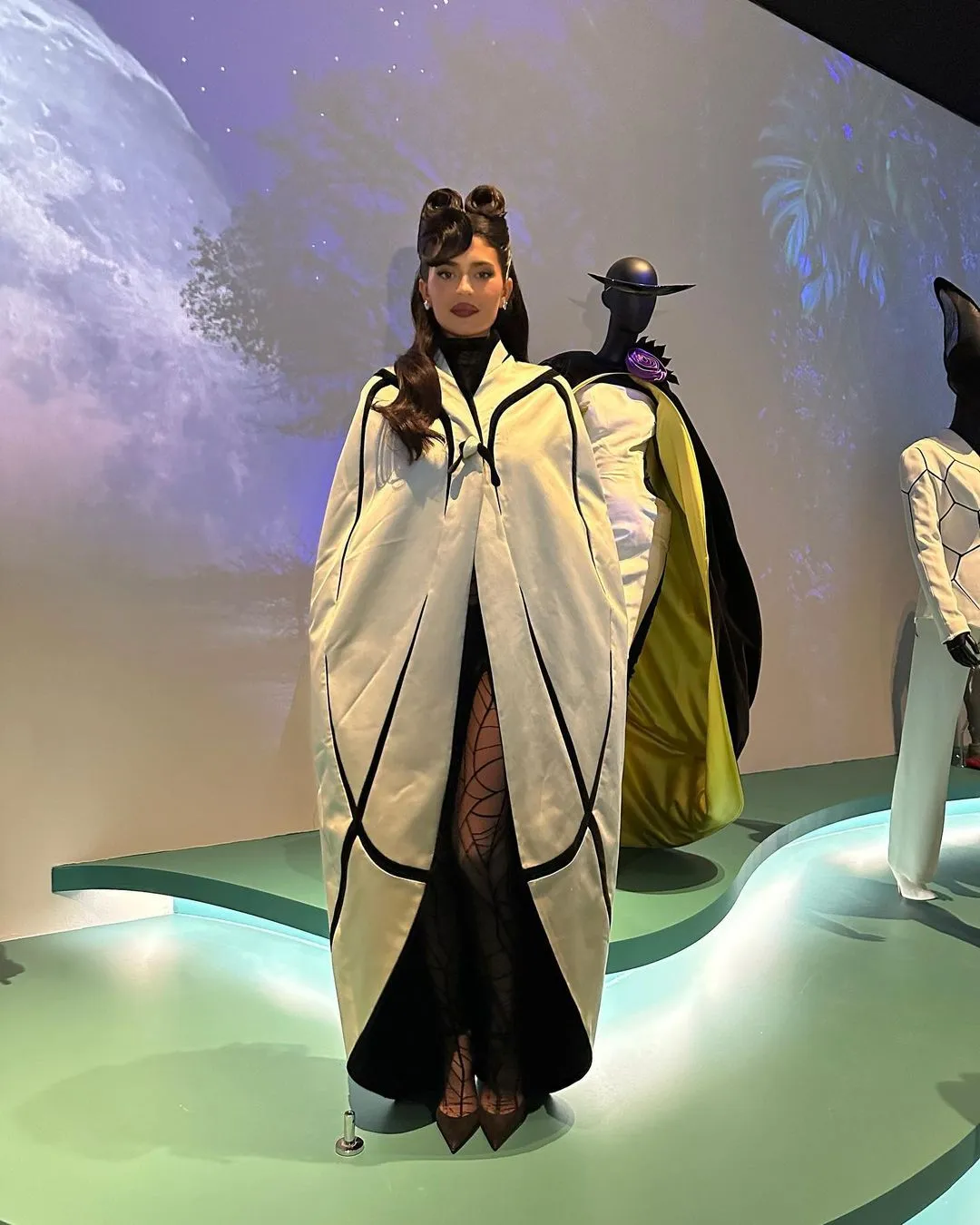 kylie-jenner-mugler.jpg