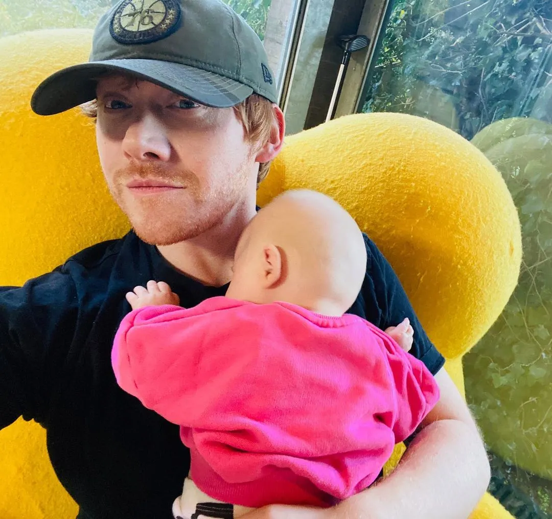 Rupert Grint y su hija Wednesday