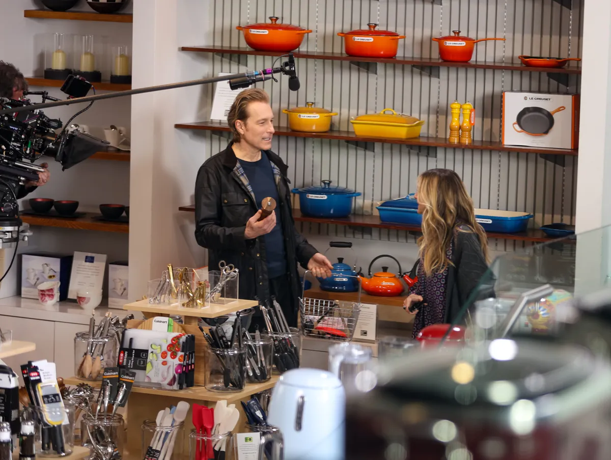 John Corbett y Sarah Jessica Parker en And Just Like That