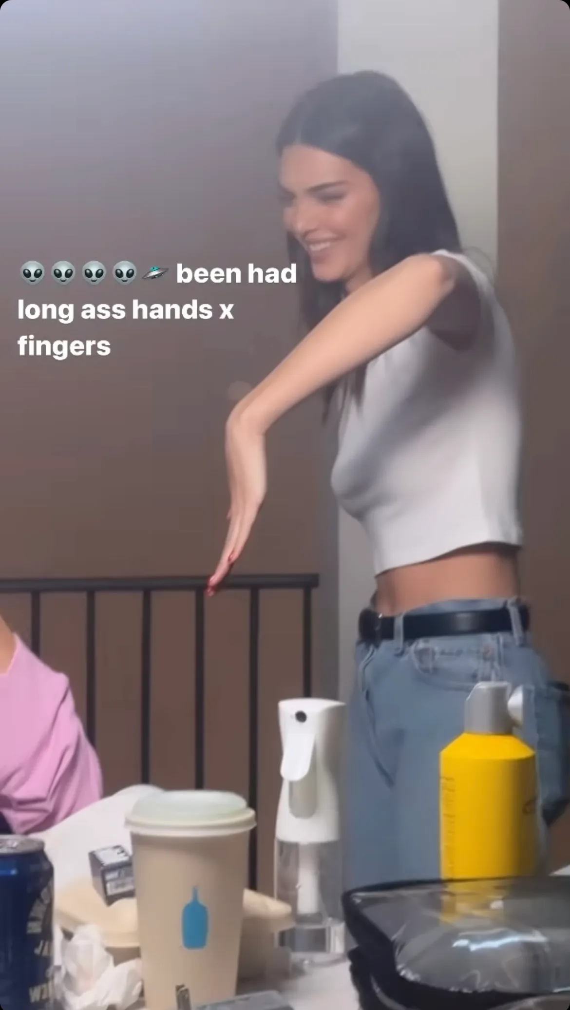 Hailey Bieber defiende a Kendall Jenner.jpeg