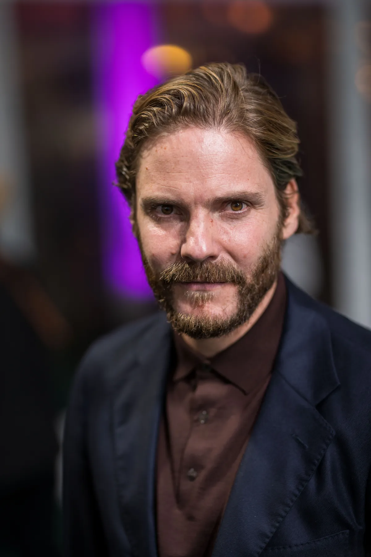 Daniel Brühl karl lagerfeld serie disney