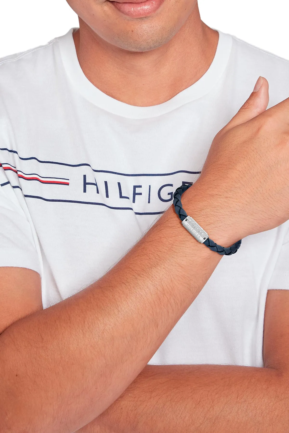 Las pulseras trenzadas son el accesorio perfecto para un look totalmente effortless.