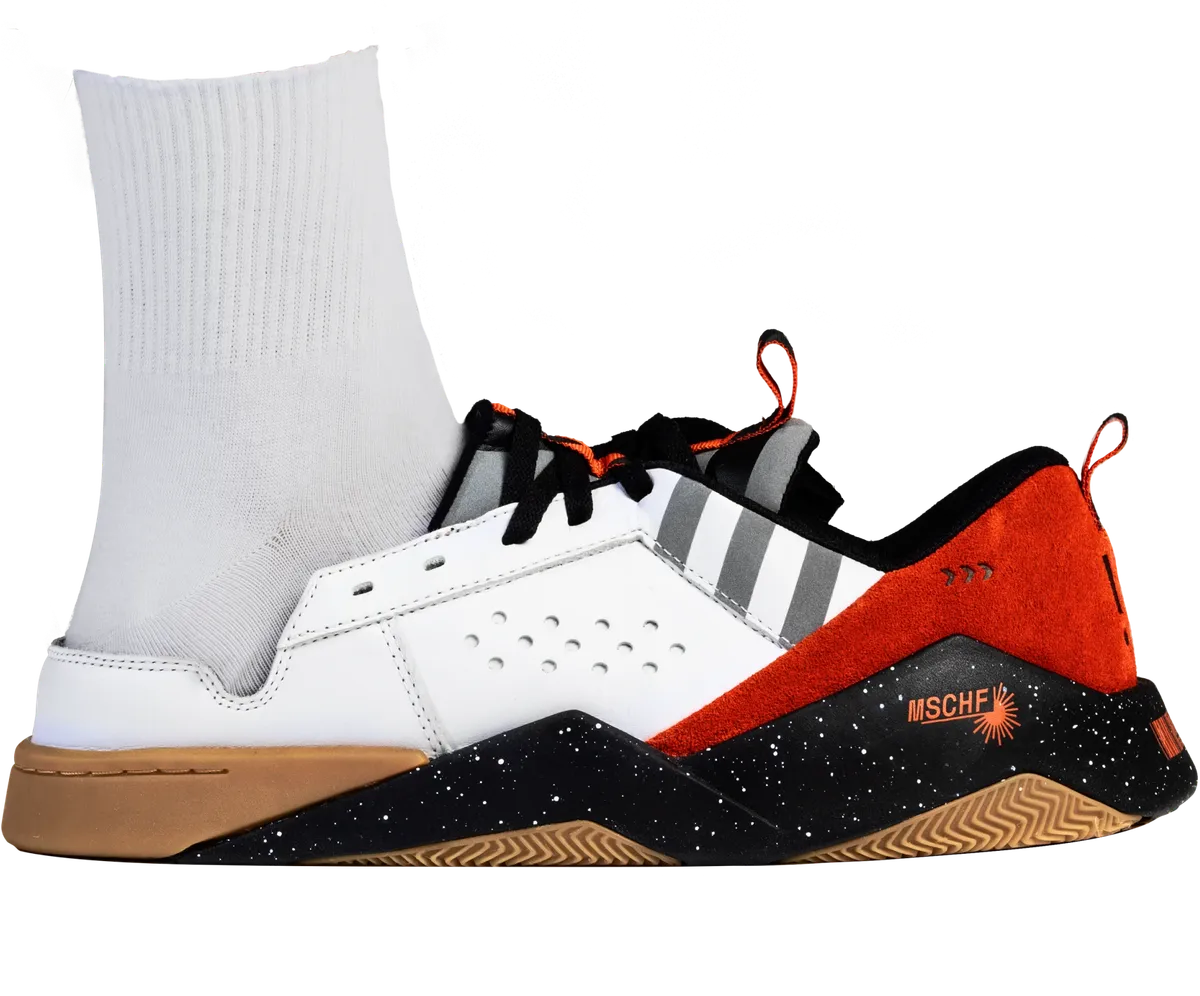 MSCHF-nuevos-tenis-al-revés.jpg