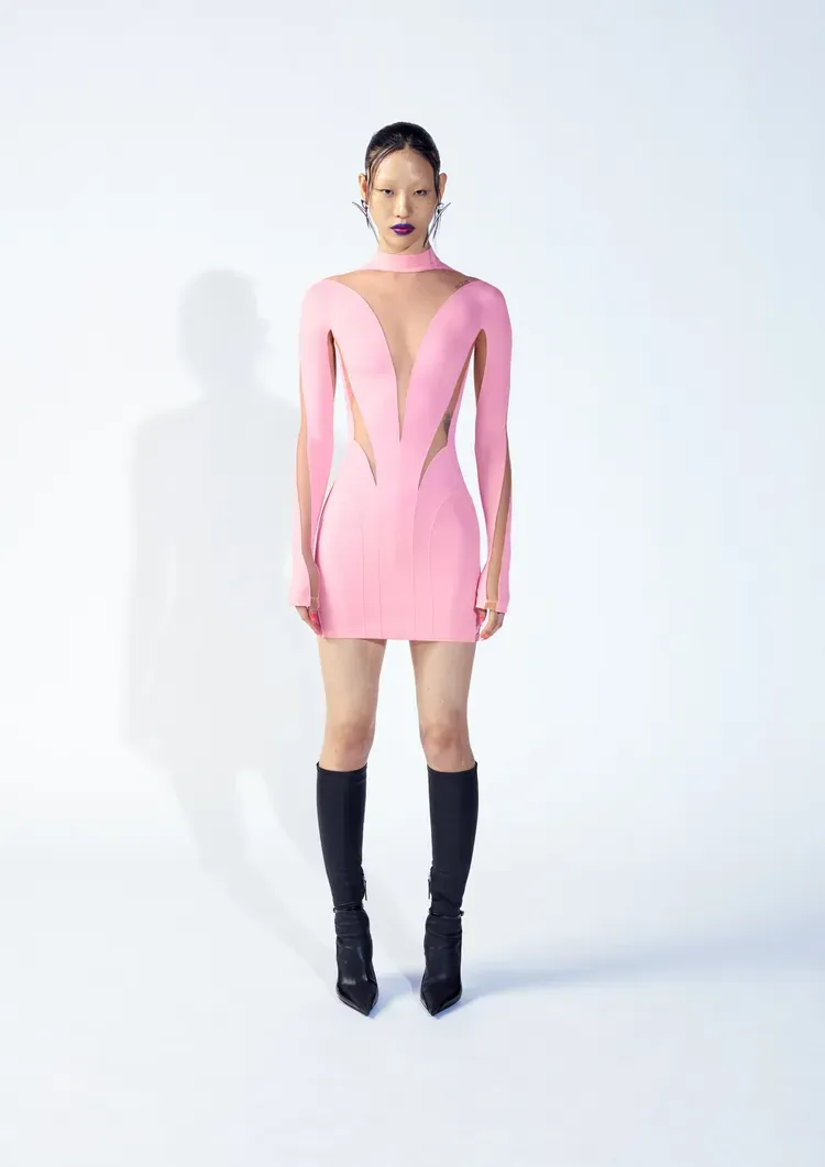 Todos los looks de Mugler x H&M