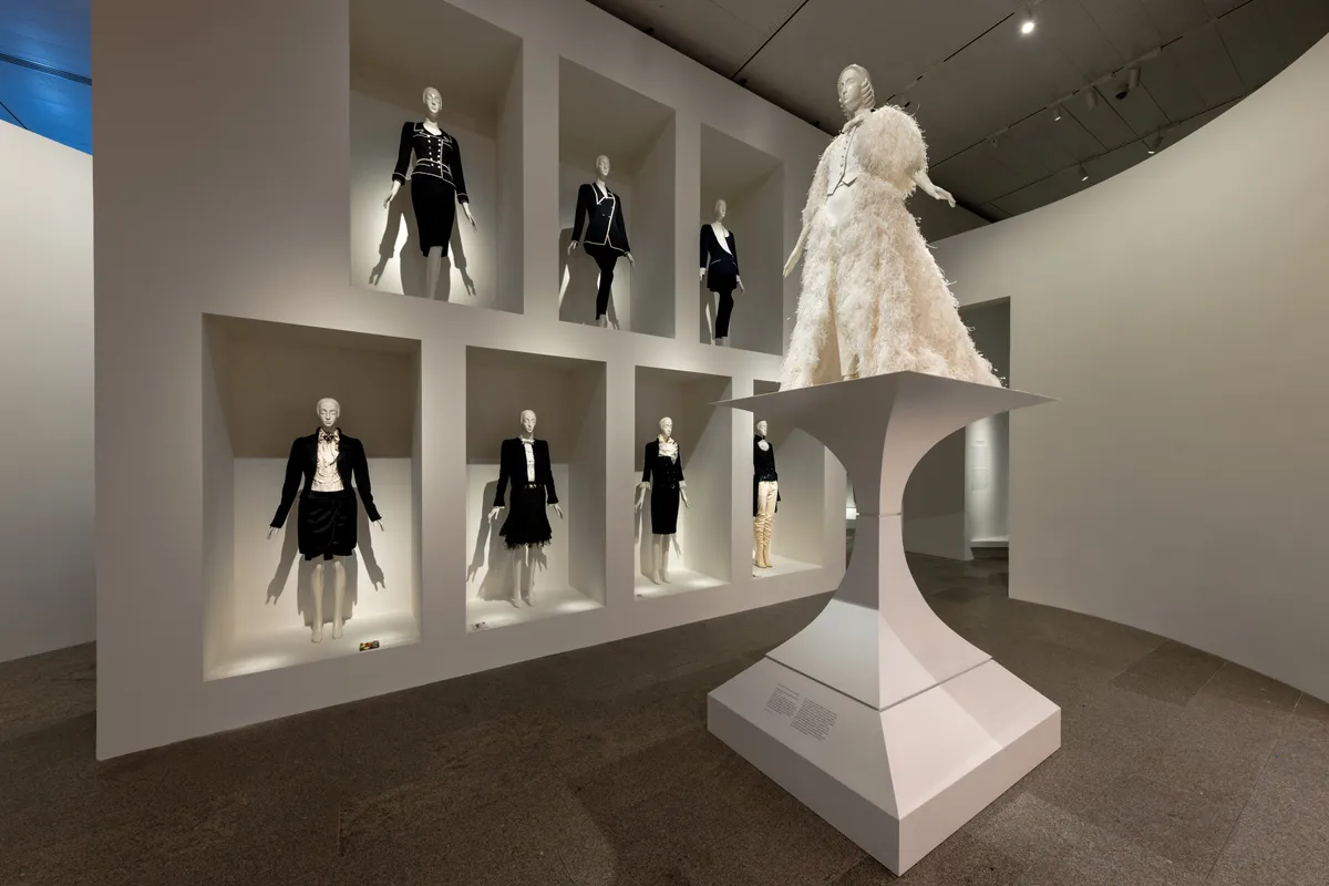 Foto: The Costume Institute; Karl Lagerfeld: A Line of Beauty (2023)