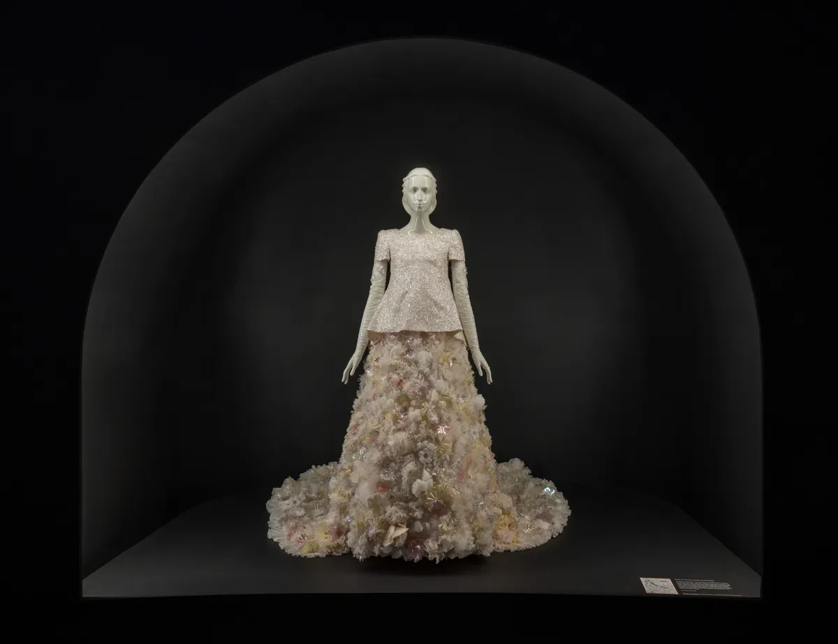 Foto: The Costume Institute; Karl Lagerfeld: A Line of Beauty (2023)