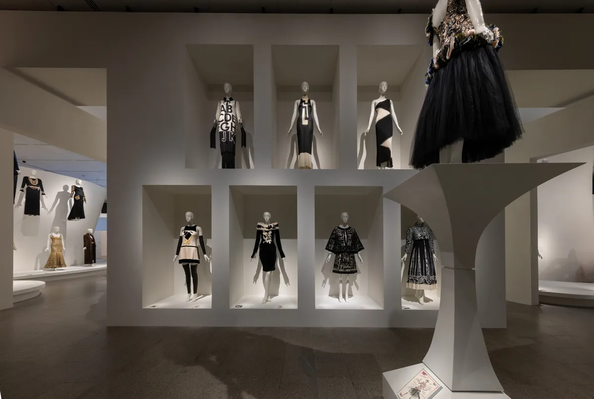 Foto: The Costume Institute; Karl Lagerfeld: A Line of Beauty (2023)