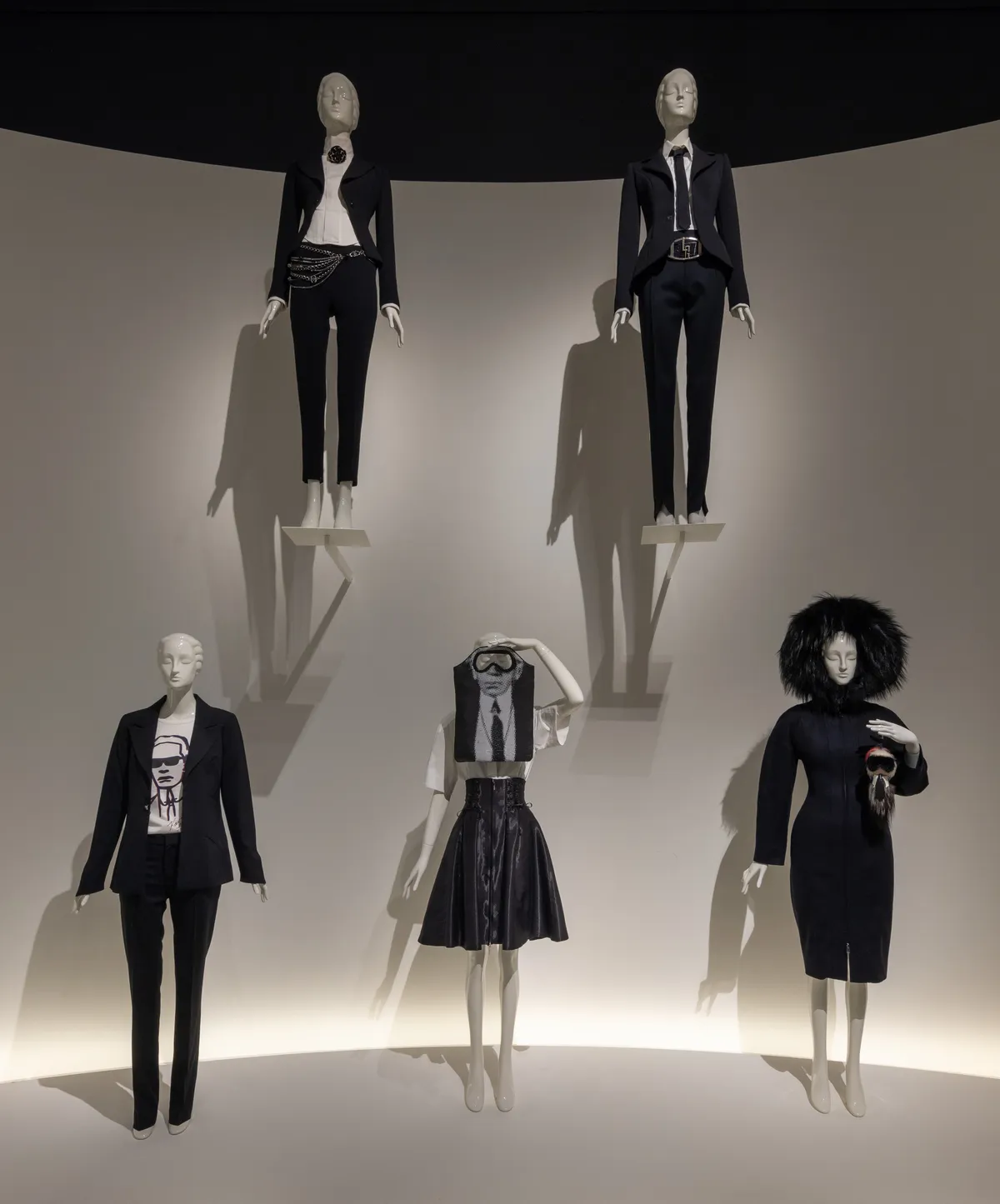 Foto: The Costume Institute; Karl Lagerfeld: A Line of Beauty (2023)