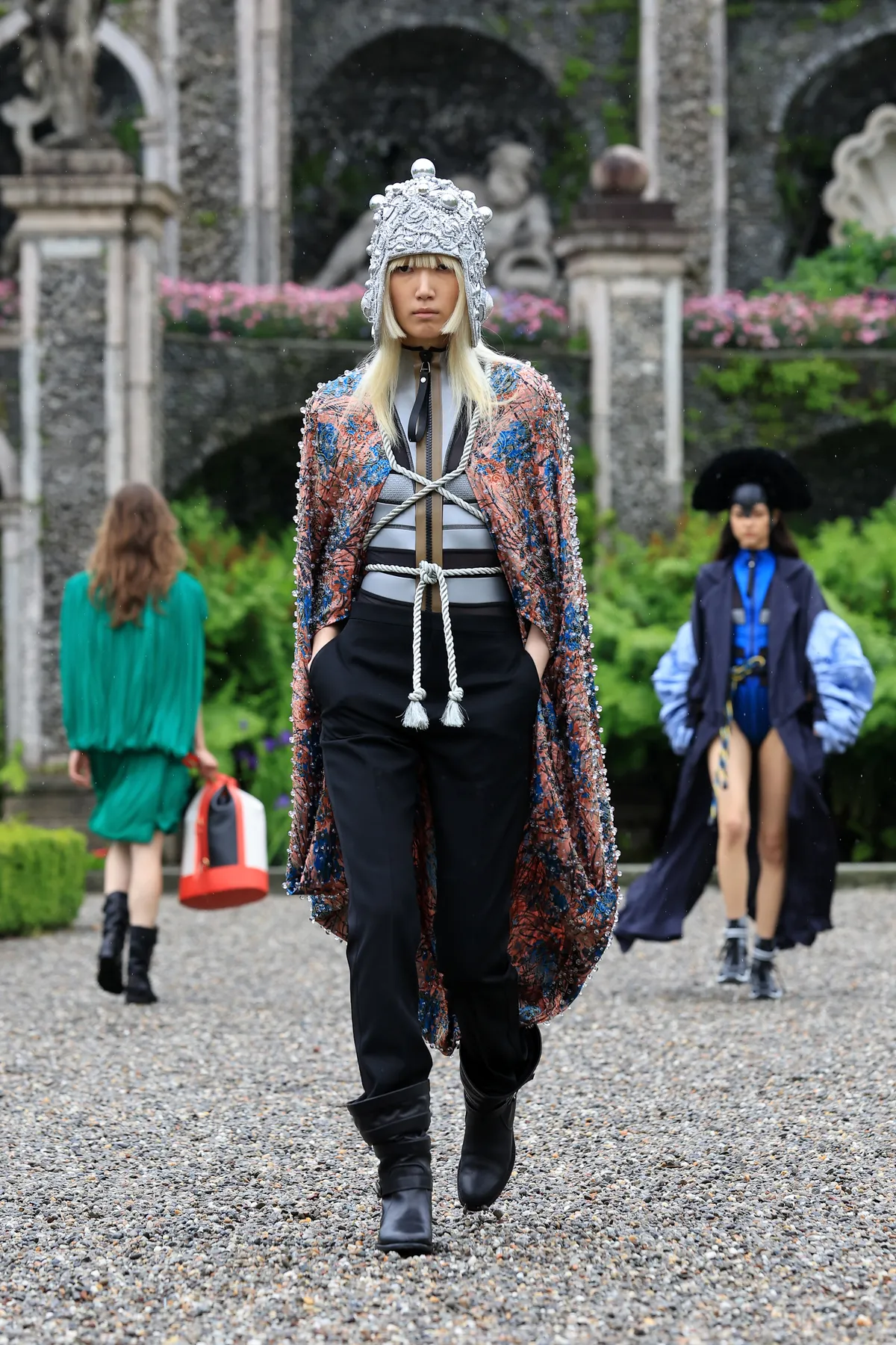 Louis Vuitton Cruise Show 2024 - Runway