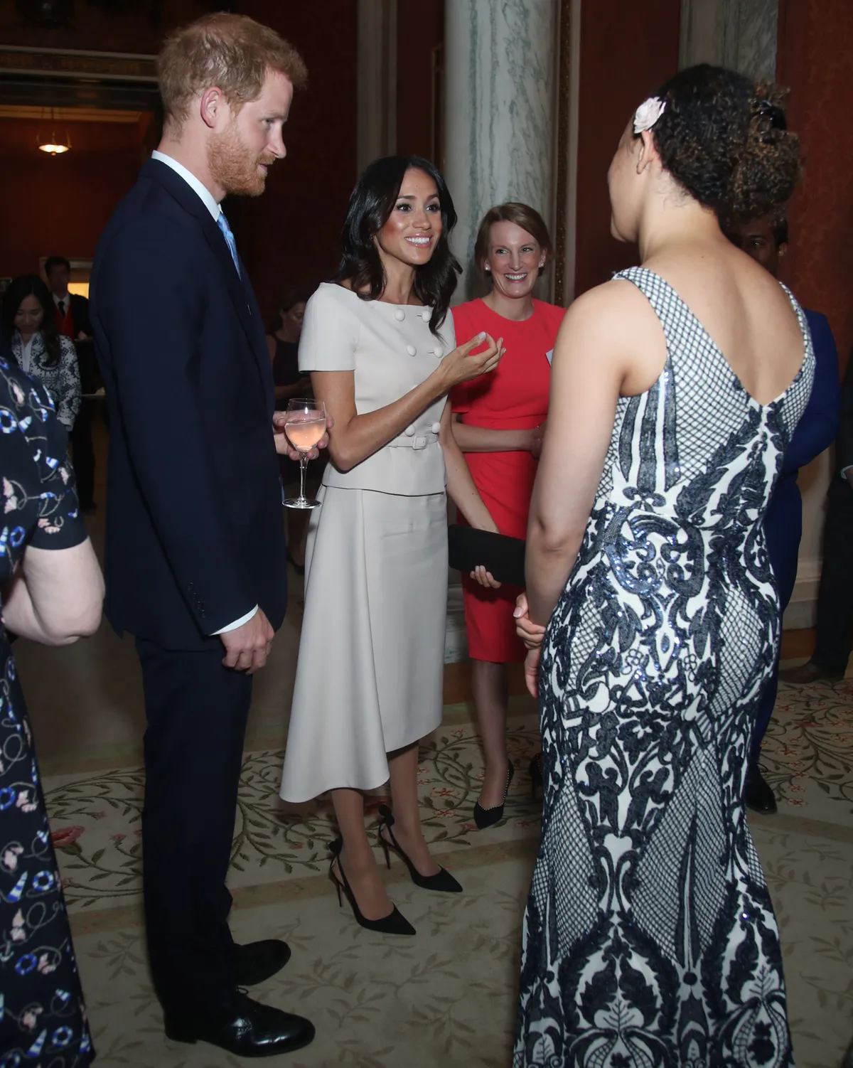 meghan markle zapatos aquazzura