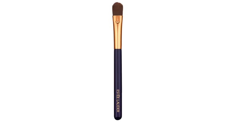 estee lauder-corrector-errores-maquillaje-base-aplicar-brocha-sellar.jpg