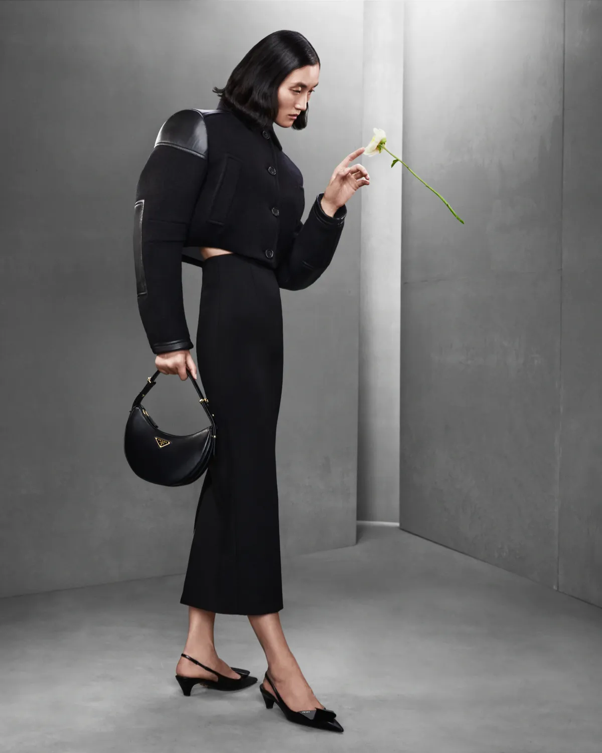 1080x1350_PRADA_FW23_COLLATERAL_ON_MODEL_STILLS_052.jpg