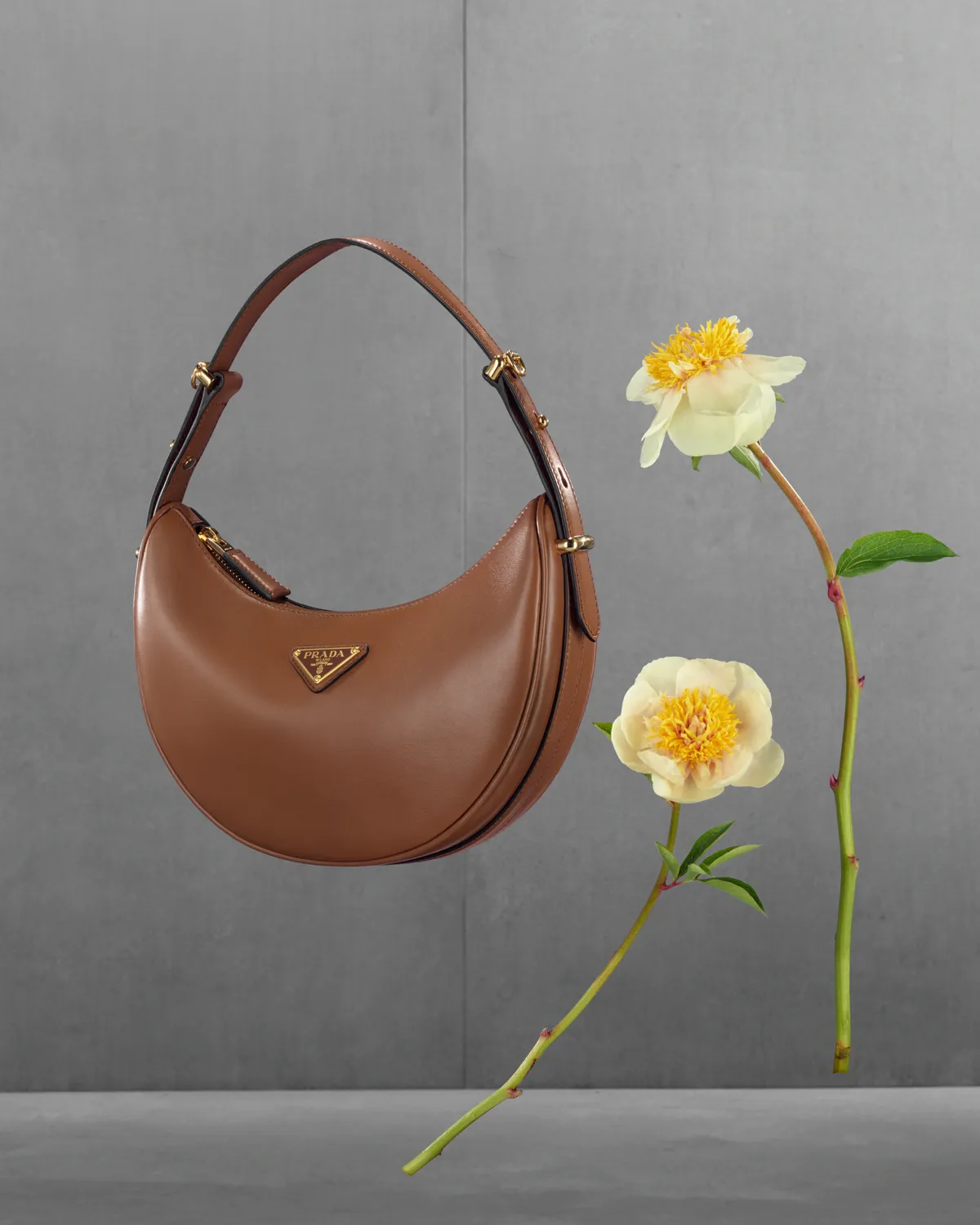 1080x1350_PRADA_FW23_COLLATERAL_STILL_LIFE_STILLS_028.jpg