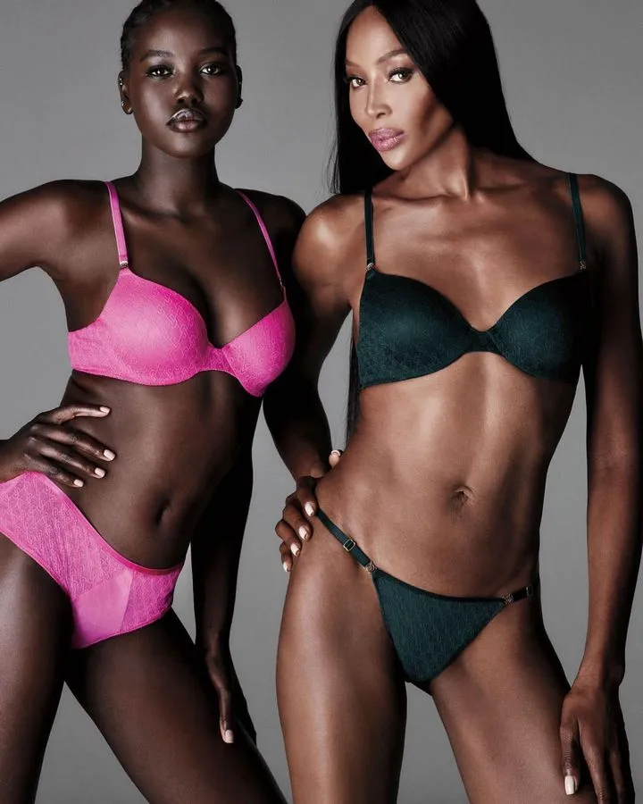 Naomi Campbell protagoniza la última campaña de Victoria's Secret.