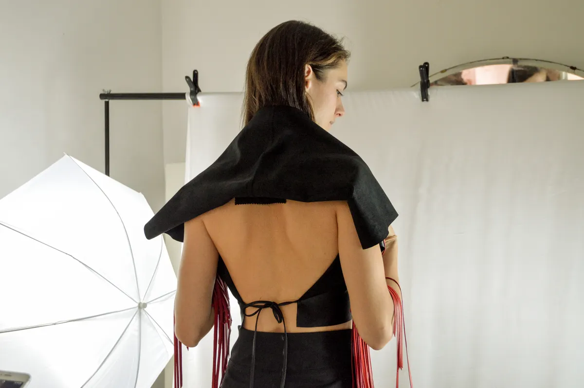 Visitamos el espacio creativo de la Cynthia Buttenklepper a unos días de la presentación de
su nueva colección en el marco de MBFWMX.