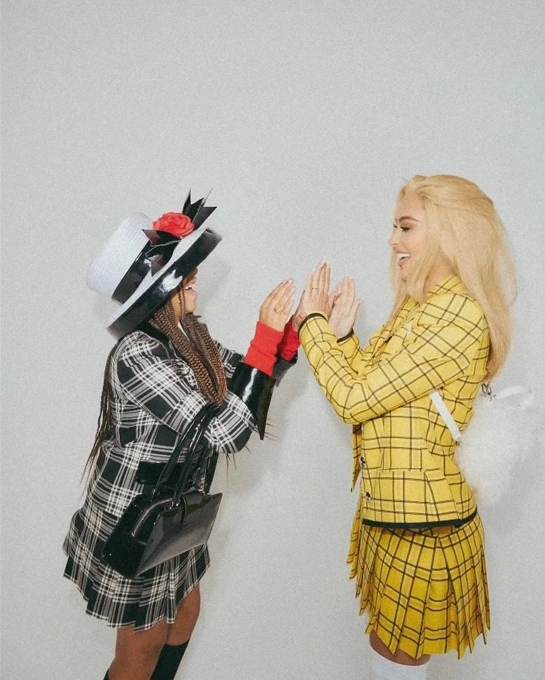 Dolce&Gabbana es la marca detrás de los disfraces de Clueless de North West y Kim Kardashian.