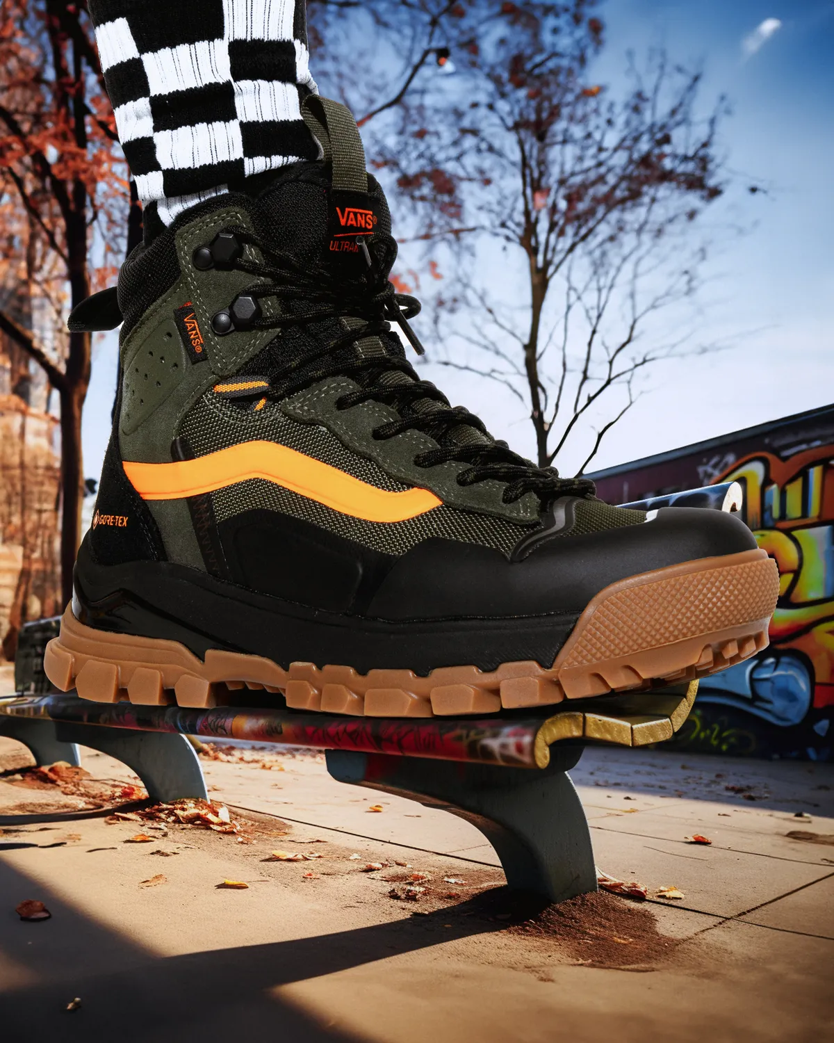 Inspirados por el snowboard pero con todo el 'coolness' de Vans, MTE es la apuesta perfecta para caminar por la ciudad durante la temporada de otoño/invierno y convertirse en tu calzado go-to.