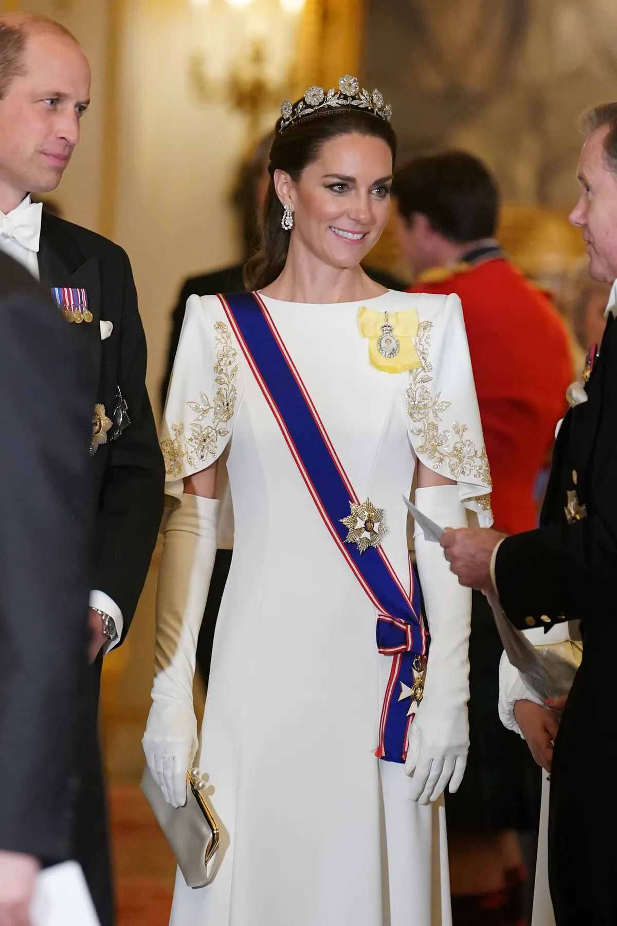 Kate Middleton usa por primera vez la corona de flores.