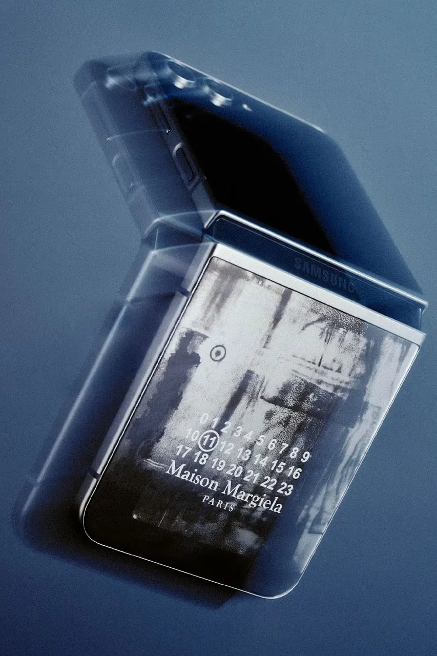 samsung_margiela_galaxyzflip5_25gramos_1.jpg