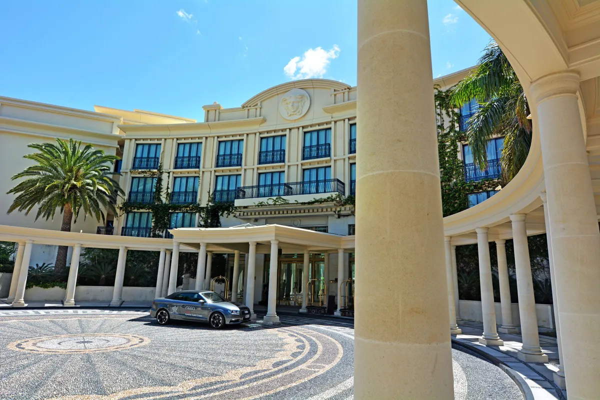 versace hotel