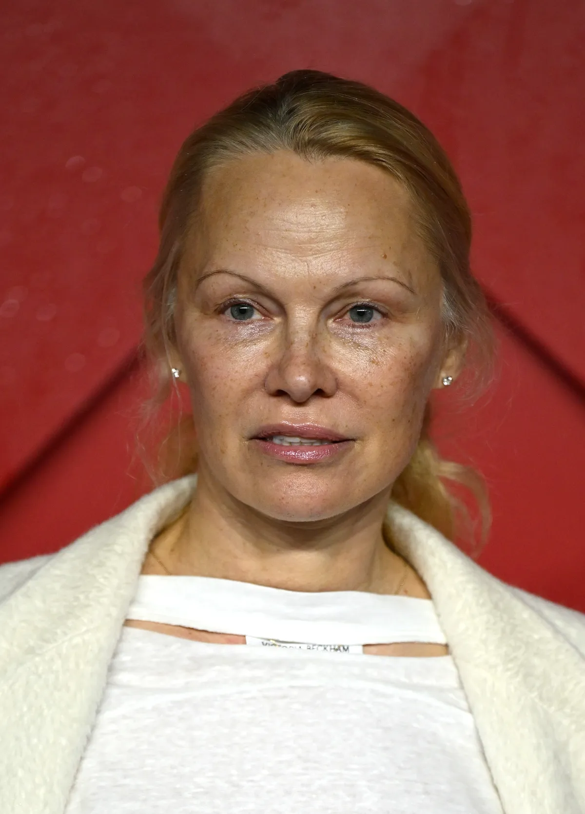 ¿Por qué Pamela Anderson dejó de maquillarse?