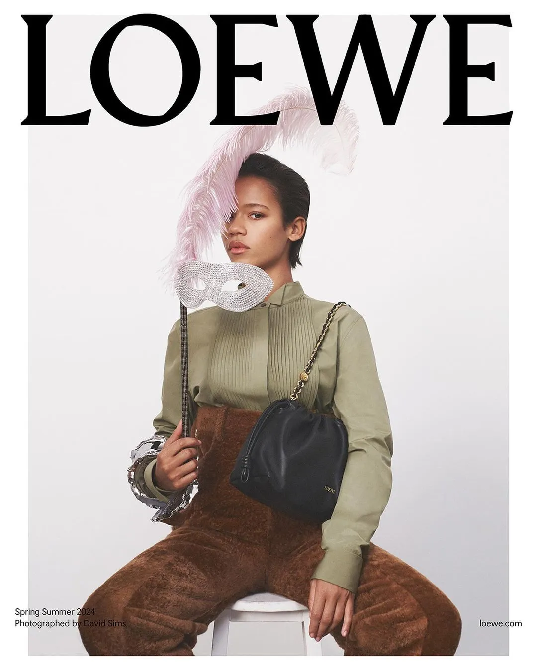 Taylor Russell protagoniza la nueva campaña de Loewe.