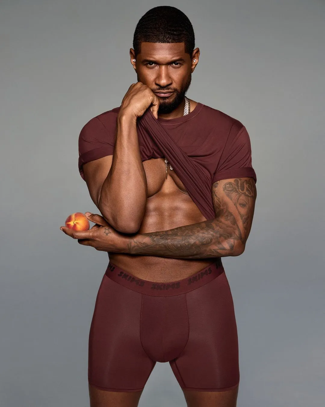 Usher se convierte en la imagen de campaña de la línea masculina de Skims