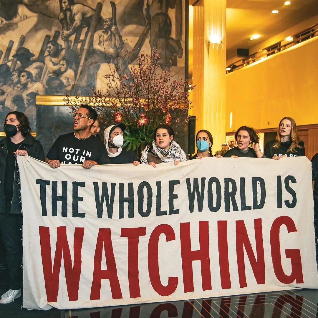 Hunter Schfer es detenida en una protesta pro Palestina en Nueva York