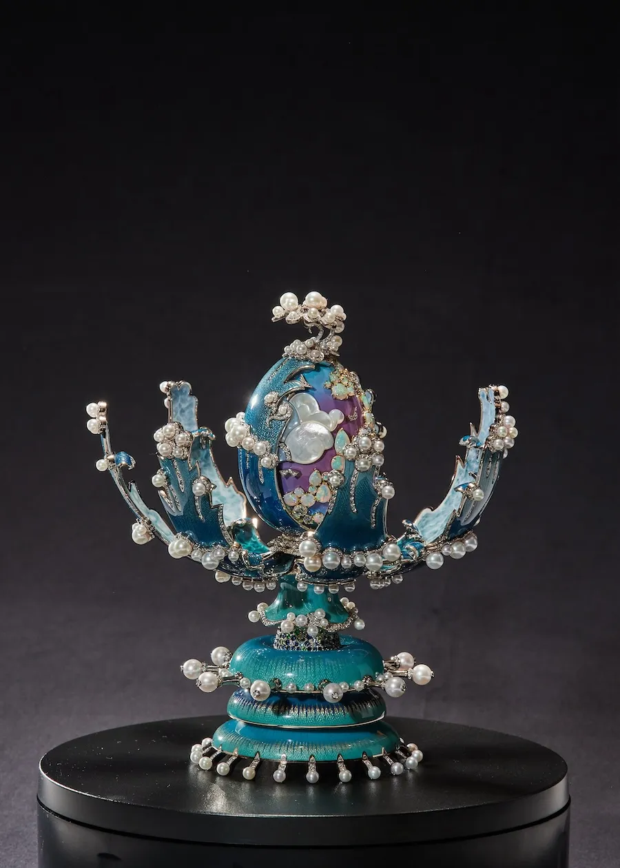 Huevo Fabergé dentro de Seven Seas Grandeur