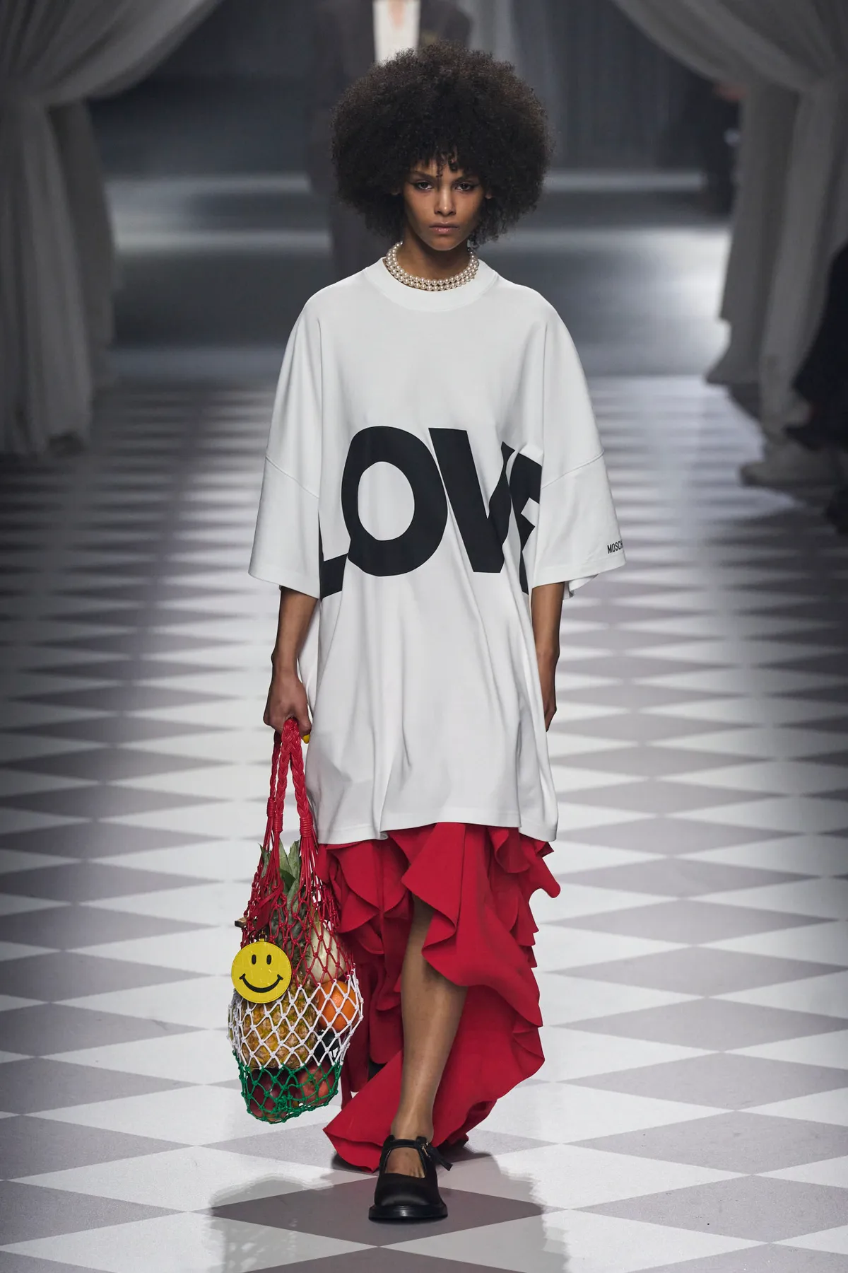 Moschino F24 009.jpg