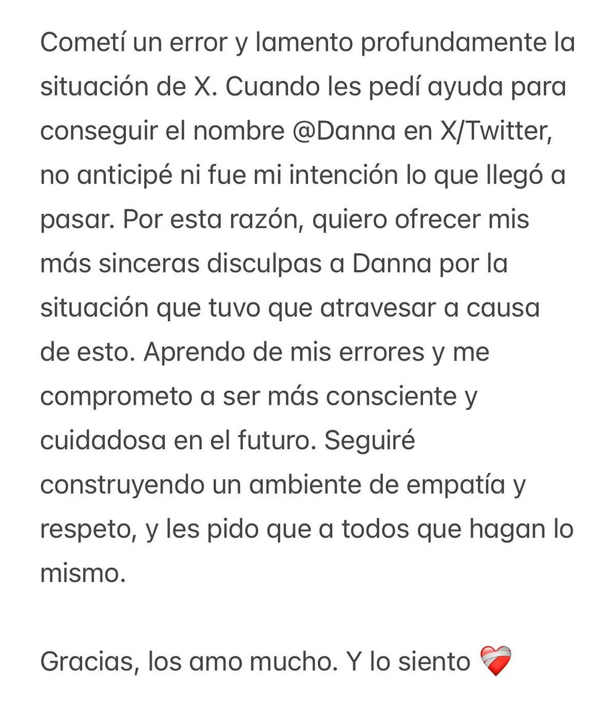 Danna se disculpa públicamente con @danna