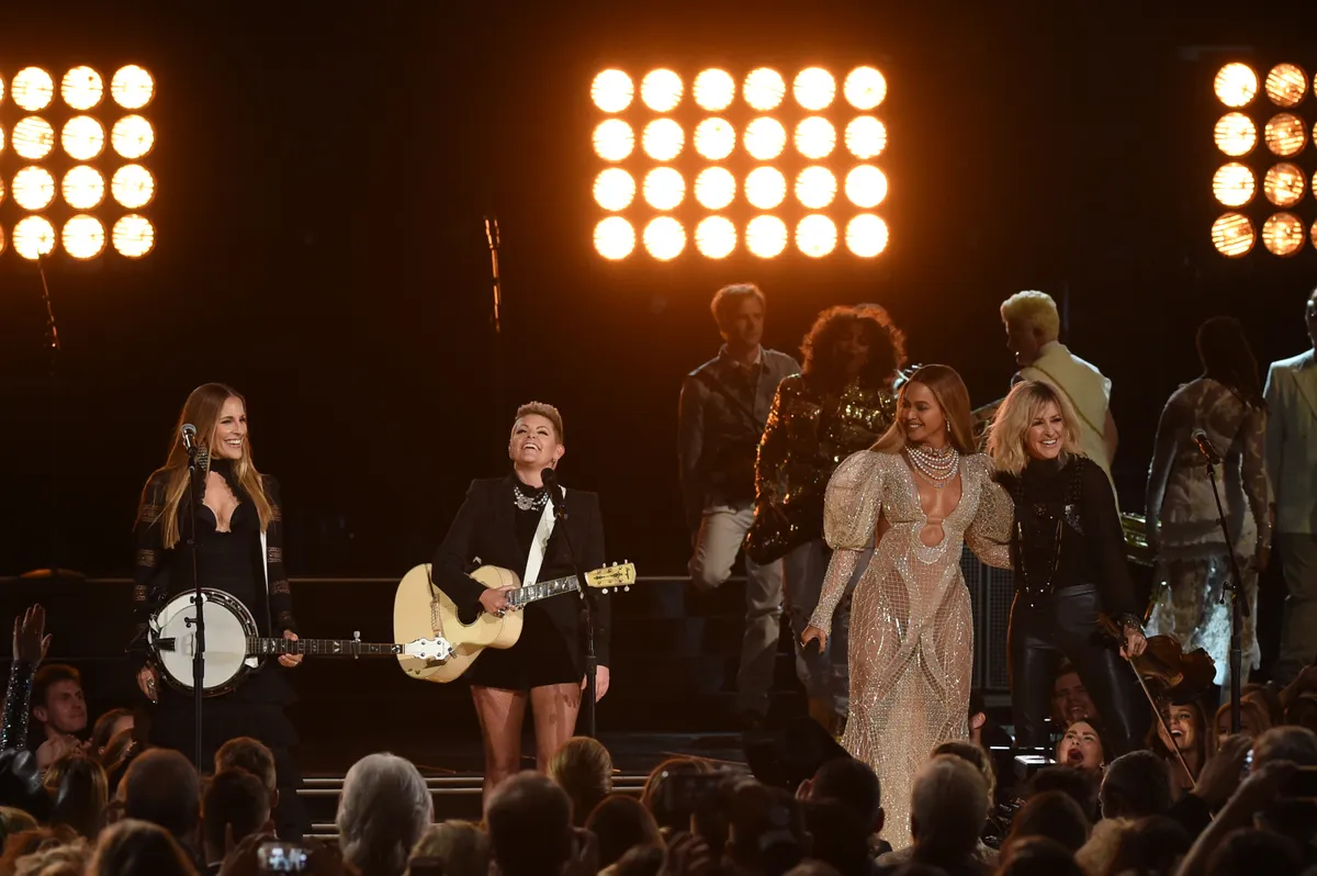 The 50th Annual CMA Awards - Show