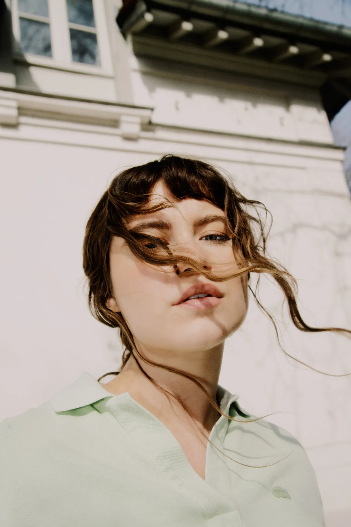 Sofía Reyes recorre París y sus spots más icónicos en looks de Lacoste