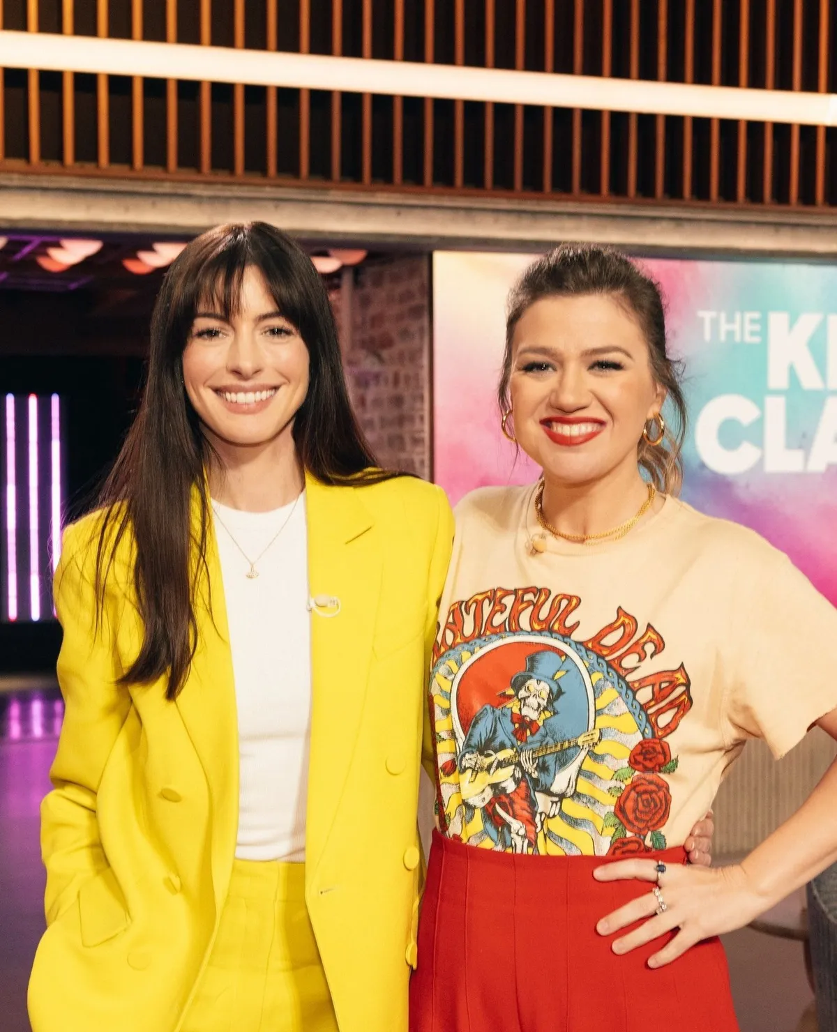 Anne Hathaway en The Kelly Clarkson Show