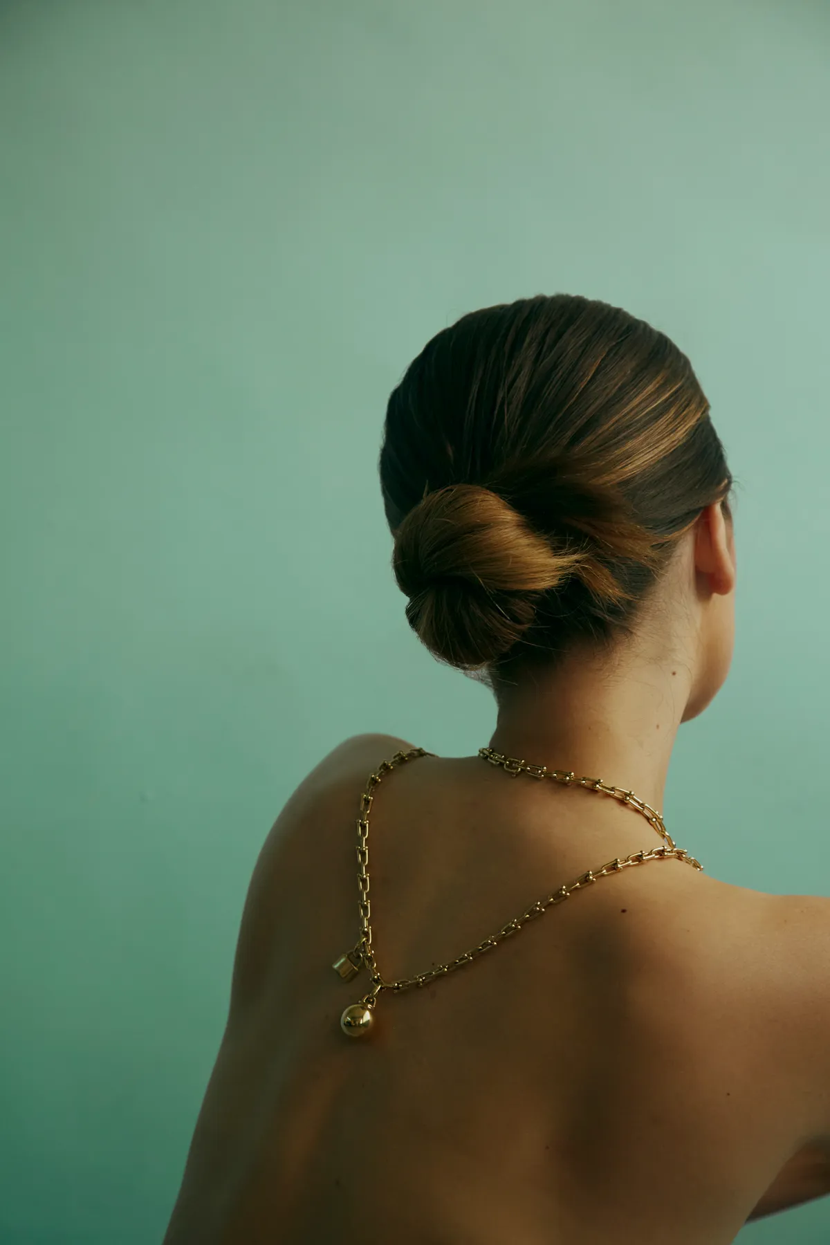 Estilismo, DAVID SOUZAMaquillaje y peinado, ANA E. URIBEJoyas, TIFFANY & CO.